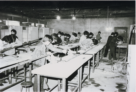 1975년 3월 11일. 공과대학 기계 실습 광경 (2).bmp