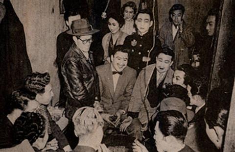 1955년 개교 9주년 기념 부산대학교 제3회 연극부공연 분장한 사람들.jpg