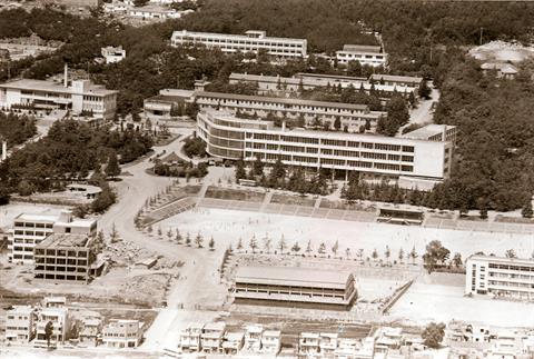 캠퍼스 전경_1974.jpg